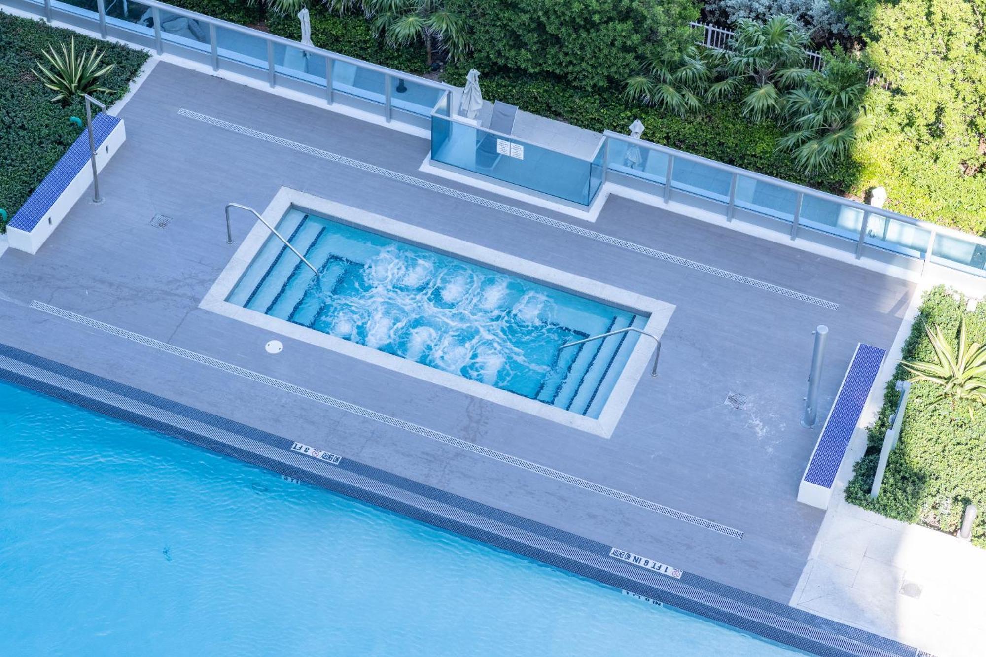 Bluebird Suites Monte Carlo Miami Beach Pokoj fotografie