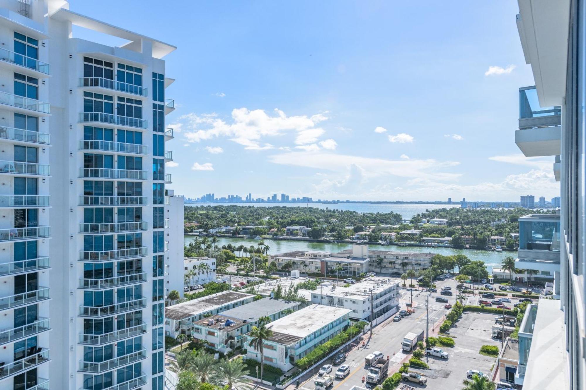 Bluebird Suites Monte Carlo Miami Beach Pokoj fotografie