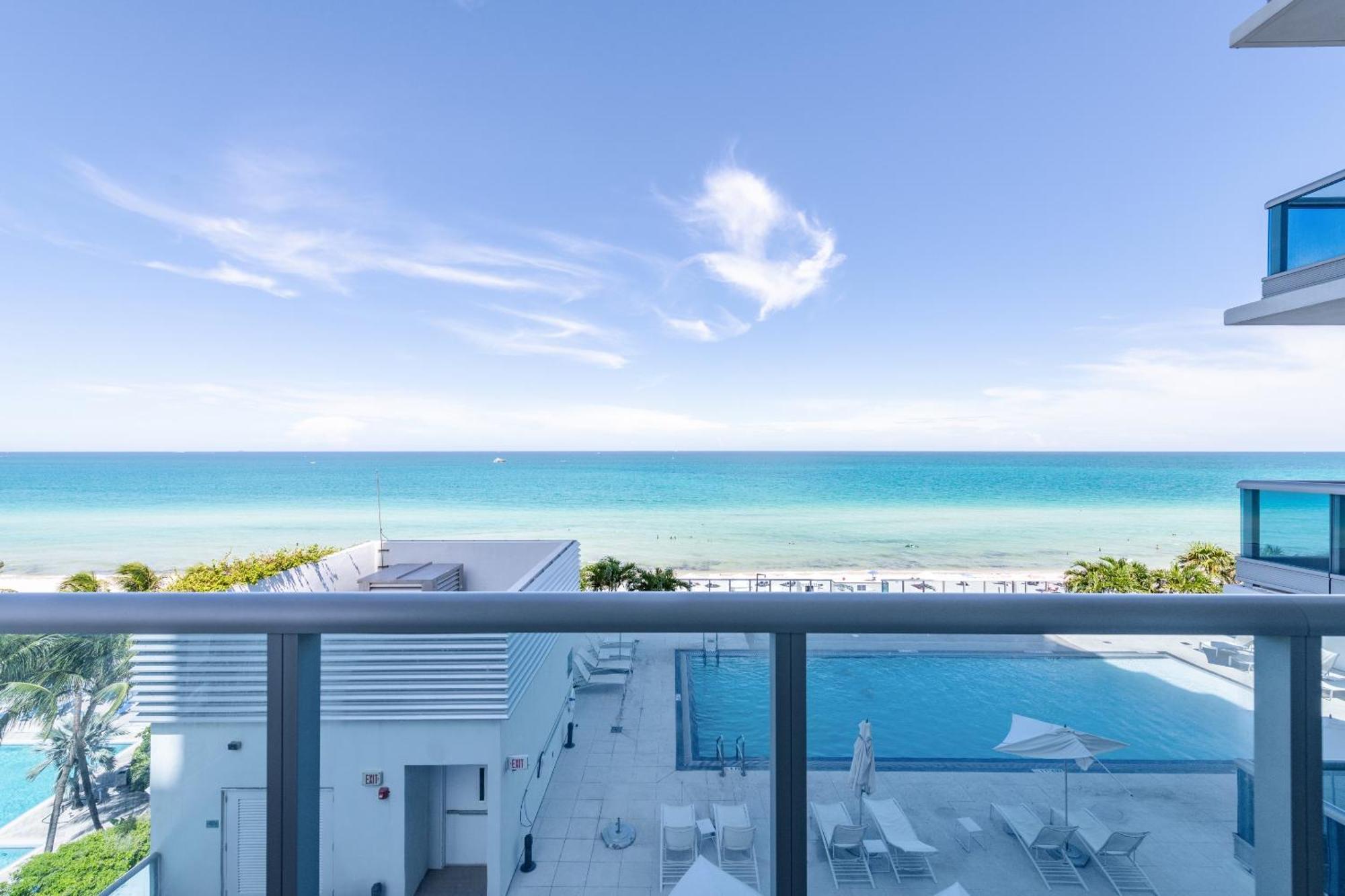 Bluebird Suites Monte Carlo Miami Beach Pokoj fotografie