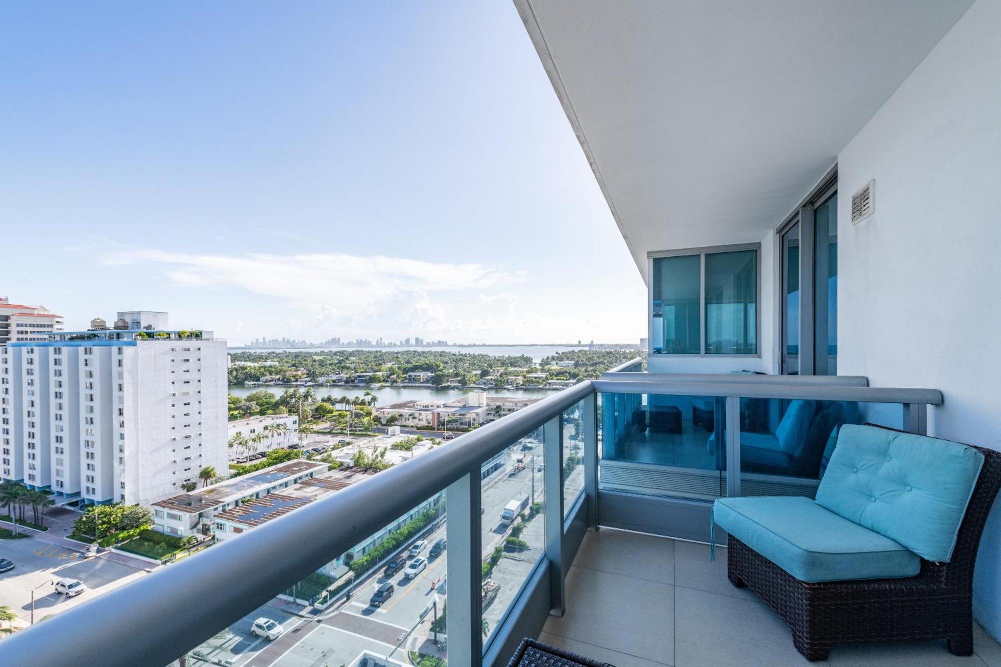Bluebird Suites Monte Carlo Miami Beach Pokoj fotografie